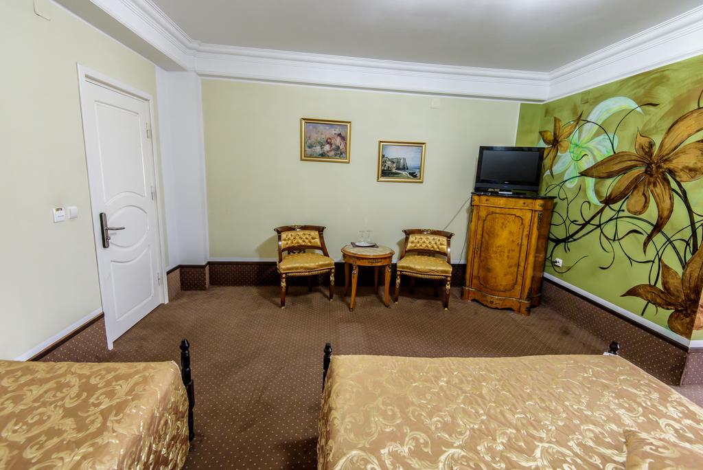 Pensiunea Paradis Râmnicu Vâlcea Exterior foto